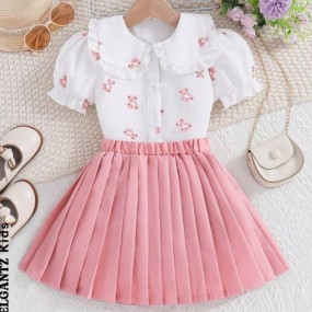 SHEIN Young Girl Doll Collar Bear Printed Puff Sleeve Shirt And Solid Color Pleated Skirt 2pcs Set