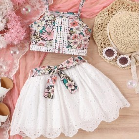 SHEIN Young Girl Floral Print Cami Top & Belted Schiffy Skirt